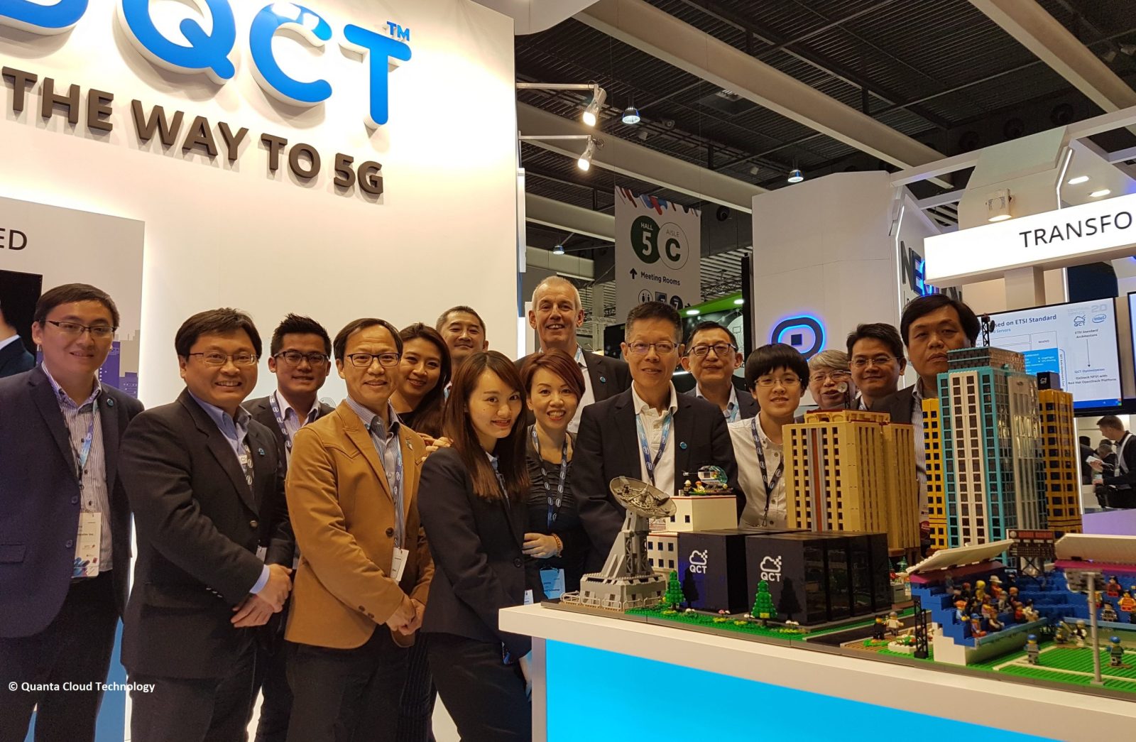 Das QCT Team auf dem MWC 2018